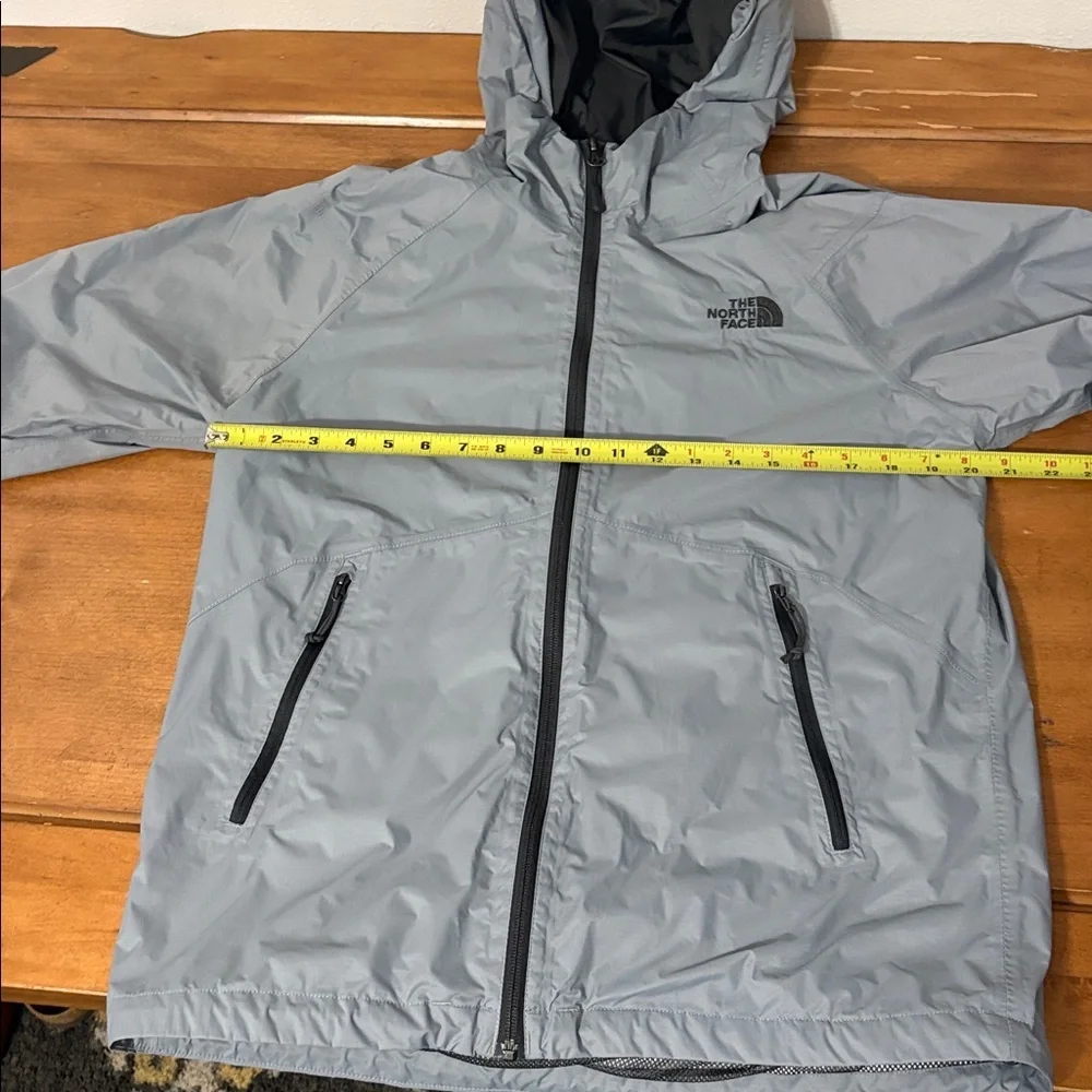 The North Face Nylon Light Gray Windbreaker Size Small